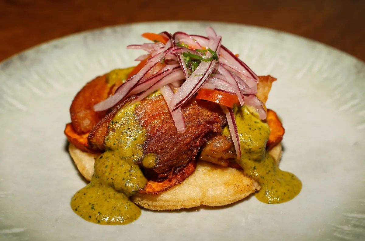 Arepa con Chicharrón